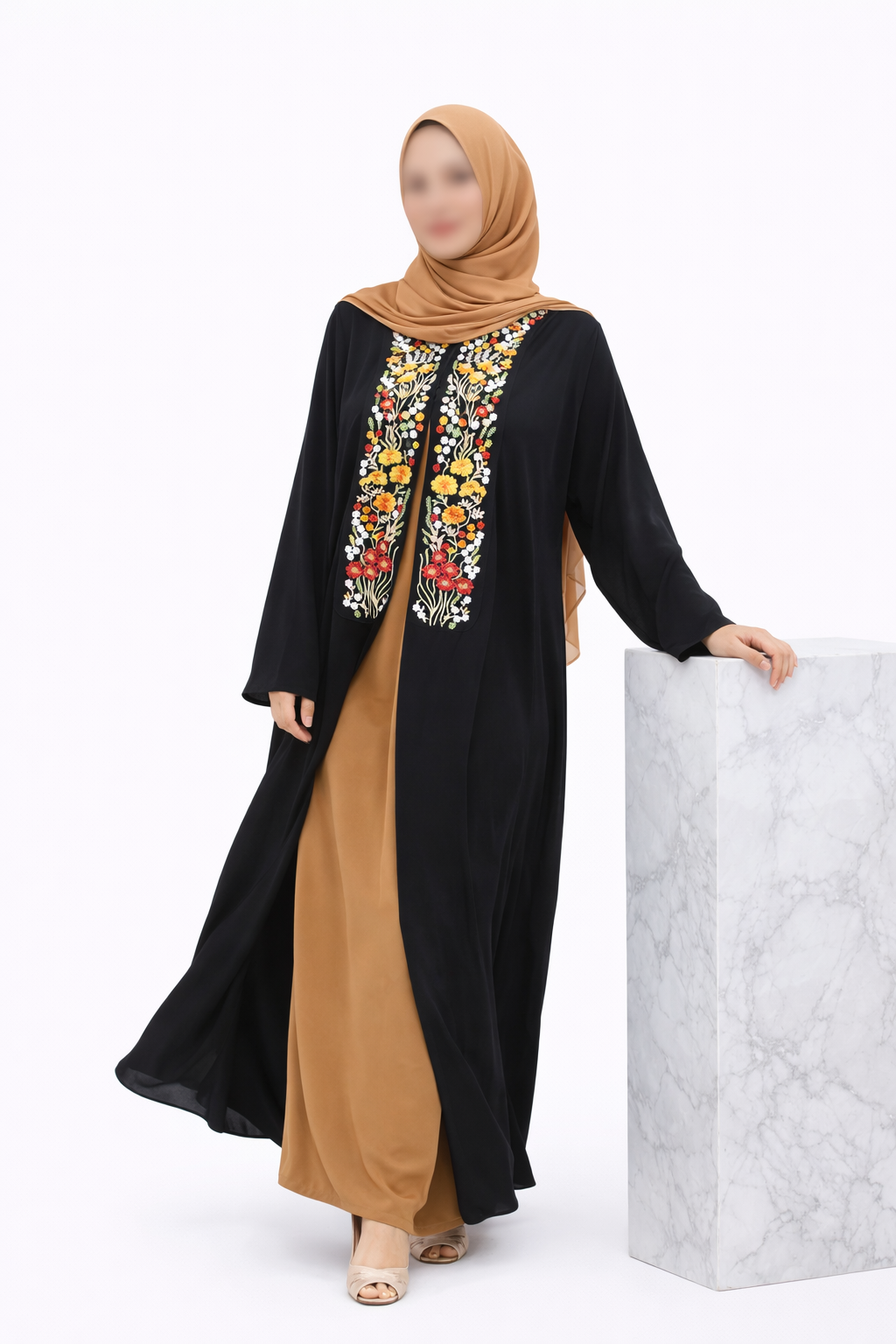 Eid abaya. Two pieces abaya. Black abaya. Embroidered abaya. Black and gold abaya